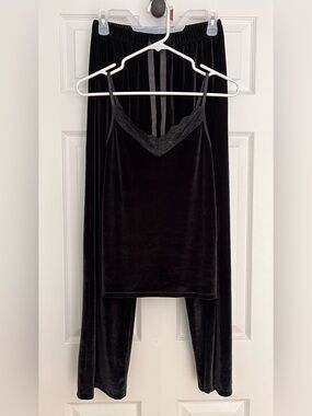 LC Waikiki Pure Secret, 2-piece black velvet relaxed pajama set, size S